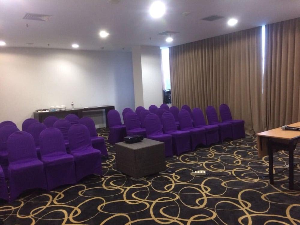 Quest Hotel Darmo - Surabaya By Aston Exteriér fotografie