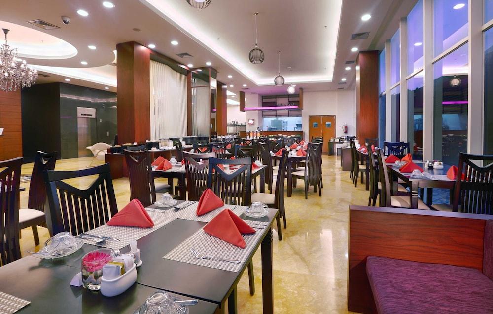 Quest Hotel Darmo - Surabaya By Aston Exteriér fotografie
